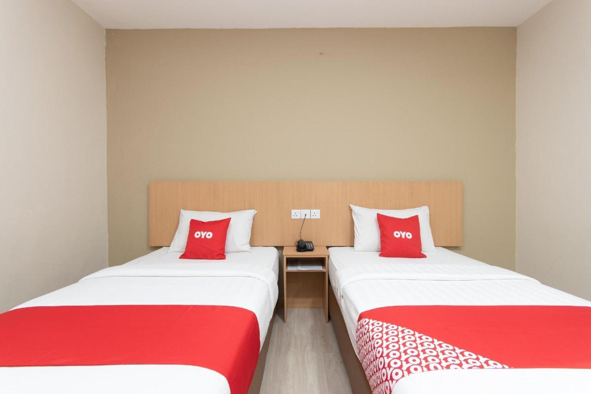 Capital O 89344 Labuan Avenue Hotel Exterior photo